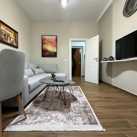 Ami Blloku Apartament Tiranë Luaran gambar
