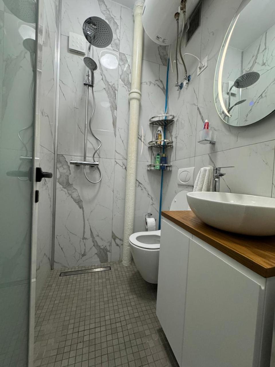 Ami Blloku Apartament Tiranë Luaran gambar