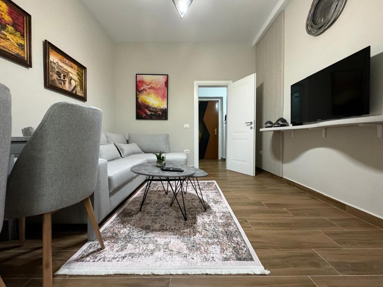 Ami Blloku Apartament Tiranë Luaran gambar
