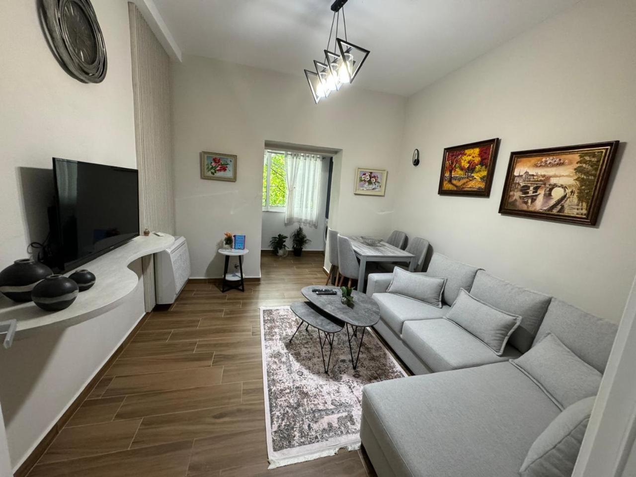 Ami Blloku Apartament Tiranë Luaran gambar